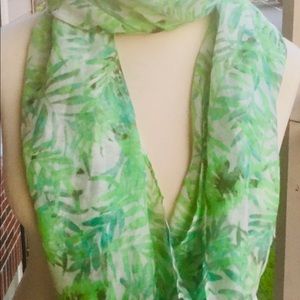 Kelly and Katie Scarf. NWT